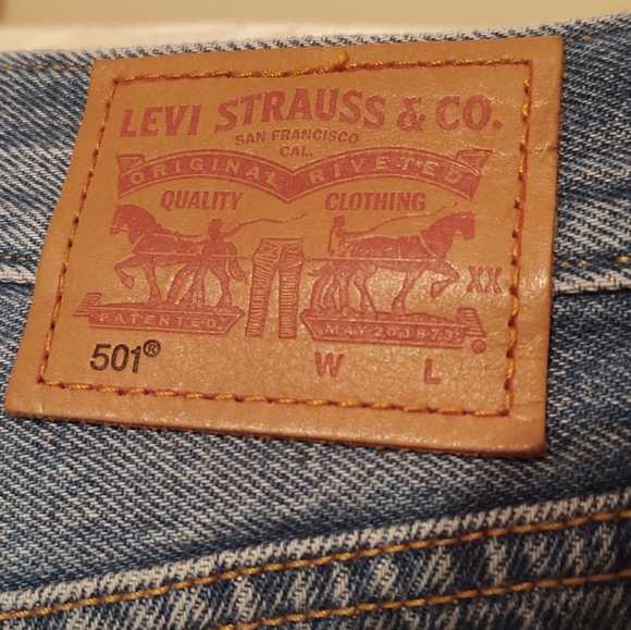 NWT Levi's 501 Denim Cut Off Shorts - Picture 3 of 8